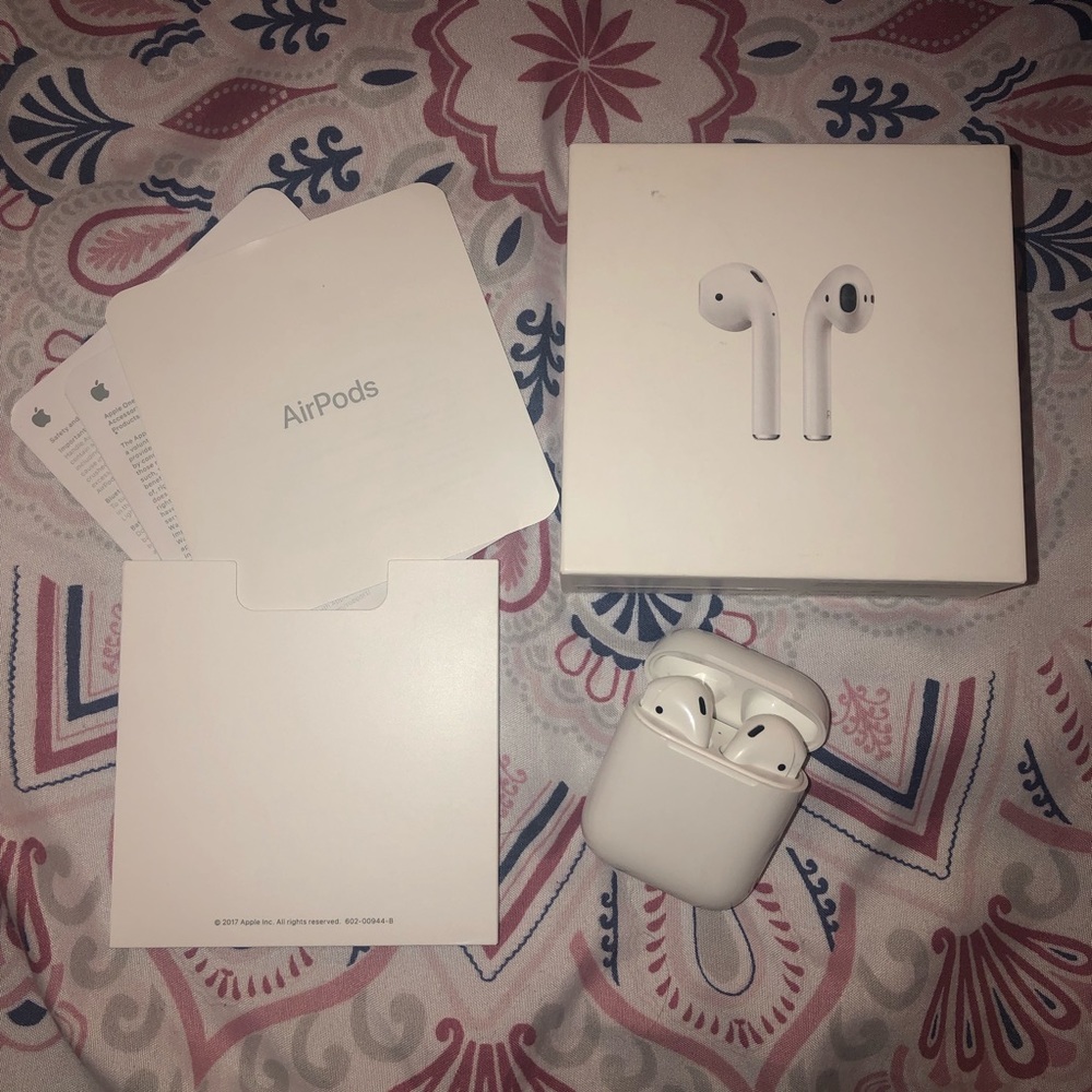 AirPods Apple